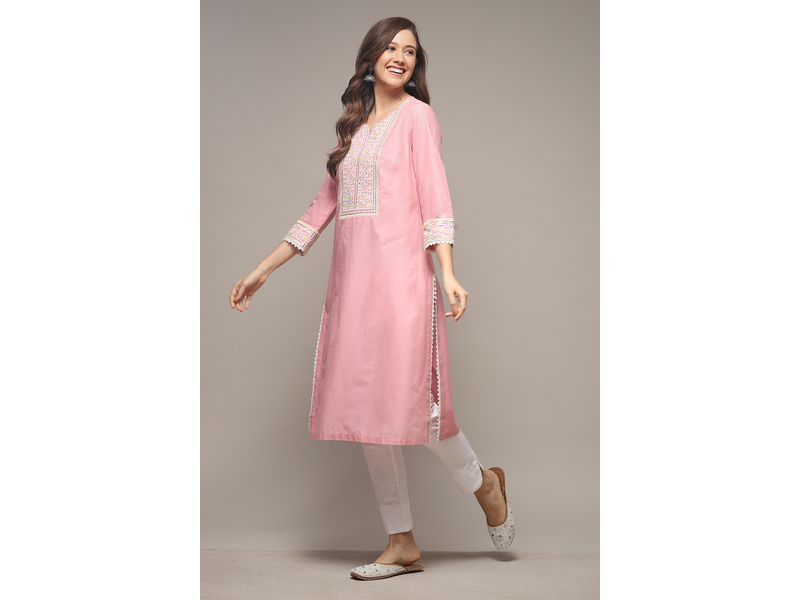 Pink Cotton Straight Embroidered Kurta at 50% Off product view
